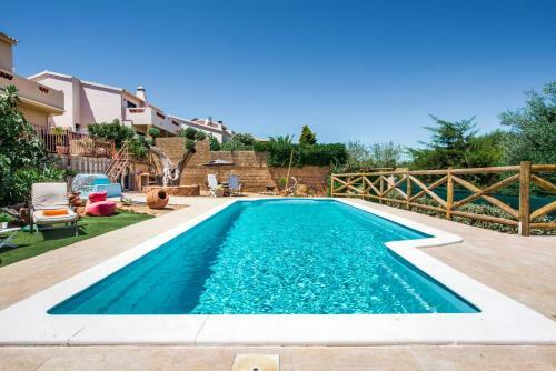 Algoz Villa Sleeps 4 Pool Air Con Wifi