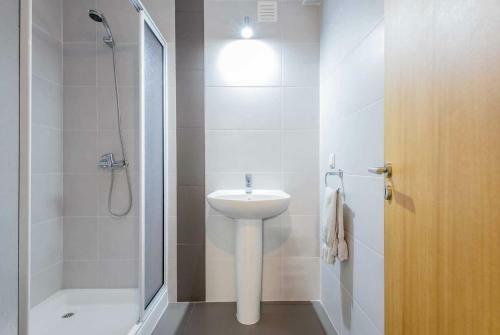 Nadadouro Villa Sleeps 8 Wifi