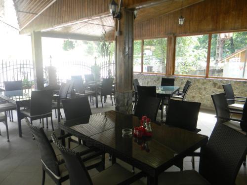 Hostal Vila Nico