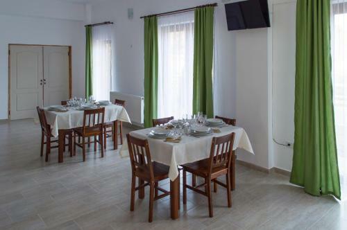 Hostal Pensiune Casa Ampeia