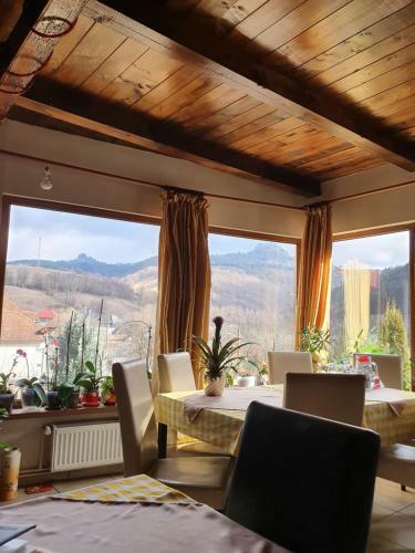 Hostal Pensiunea Casa Motilor