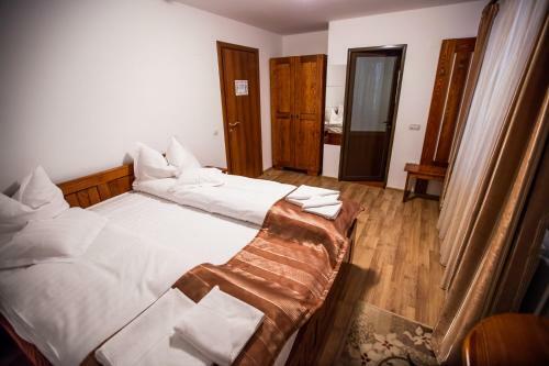 Hostal Pastravaria Bratioara