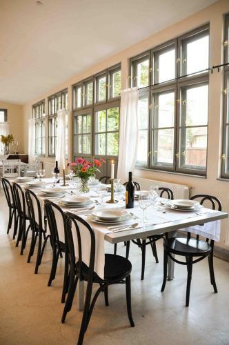 Hostal Transylvania Guesthouses