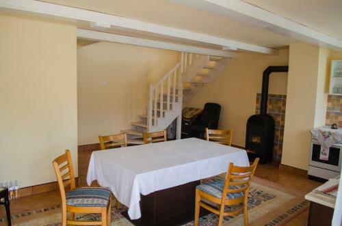 Hostal Little House