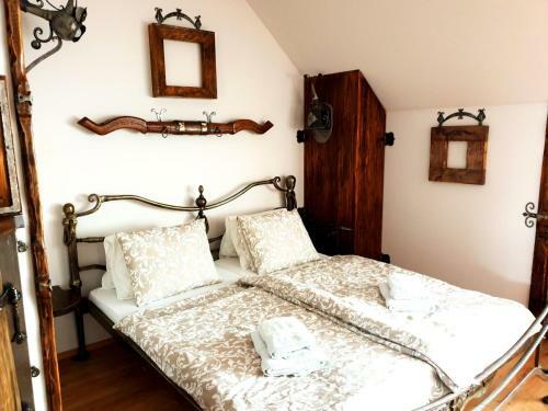 Hostal Penzion A Restauracia Toldi