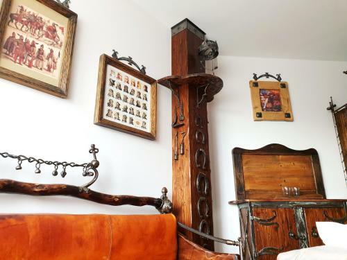 Hostal Penzion A Restauracia Toldi
