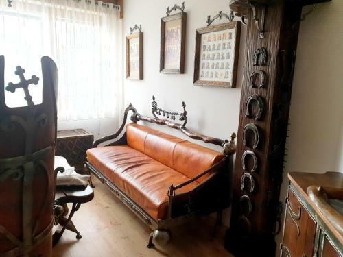 Hostal Penzion A Restauracia Toldi
