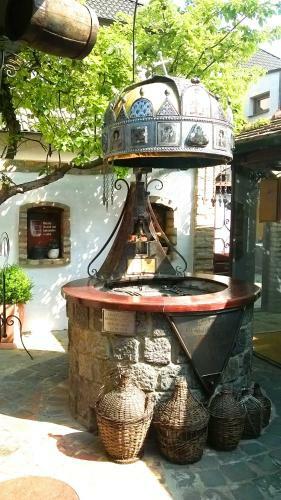 Hostal Penzion A Restauracia Toldi