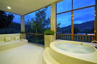 Hotel Proud Phu Fah