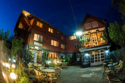 Hostal Pensiunea Eden