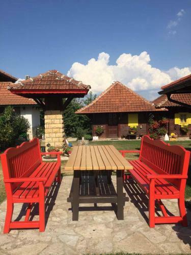 Agroturismo Etno Selo Rajski Konaci