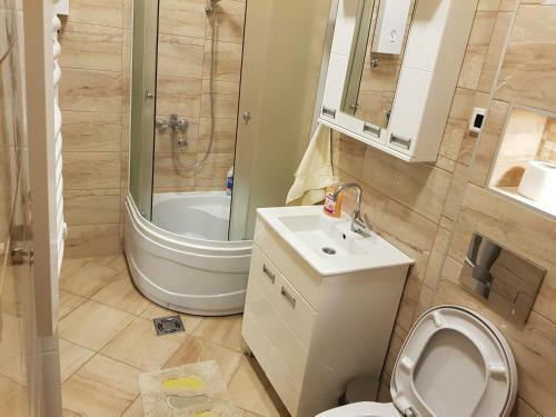 Ceca Apartman