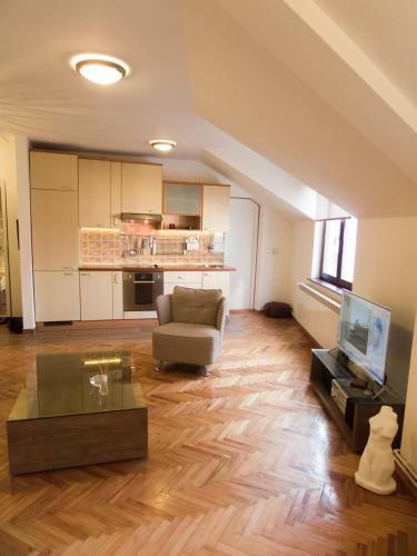 Apartment Ni? Center