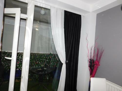 Velvet Lux Apartment