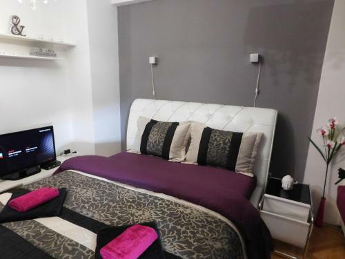 Velvet Lux Apartment