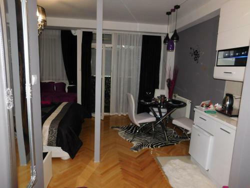 Velvet Lux Apartment