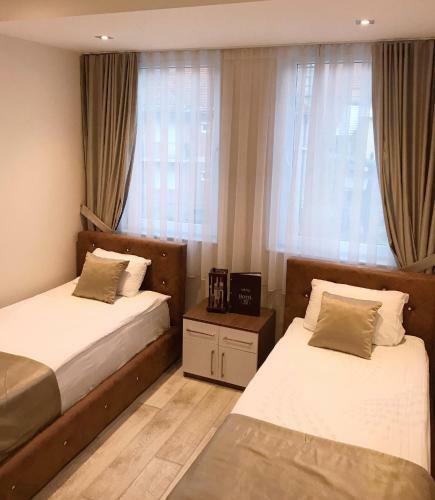 Hotel S