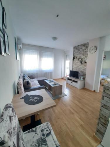 Apartamento Strahinja Home 2