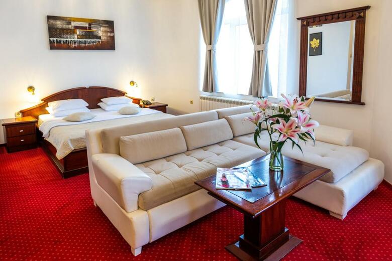 Hotel Royal Crown Garni