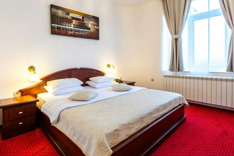 Hotel Royal Crown Garni