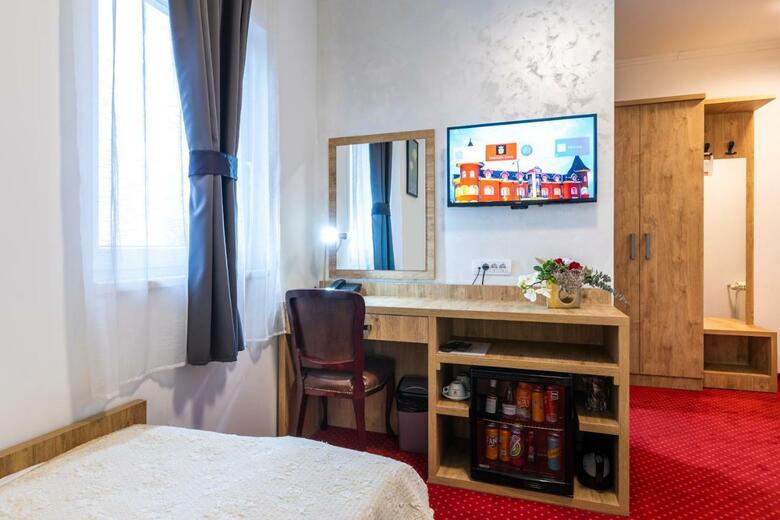 Hotel Royal Crown Garni