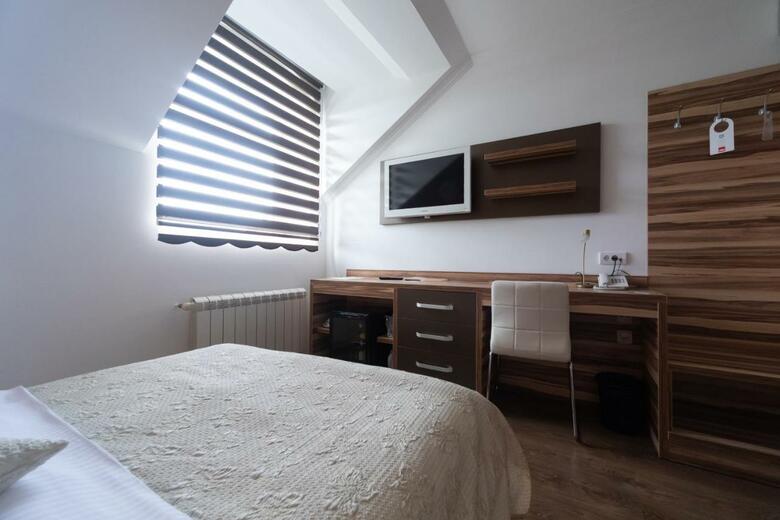 Hotel Royal Crown Garni
