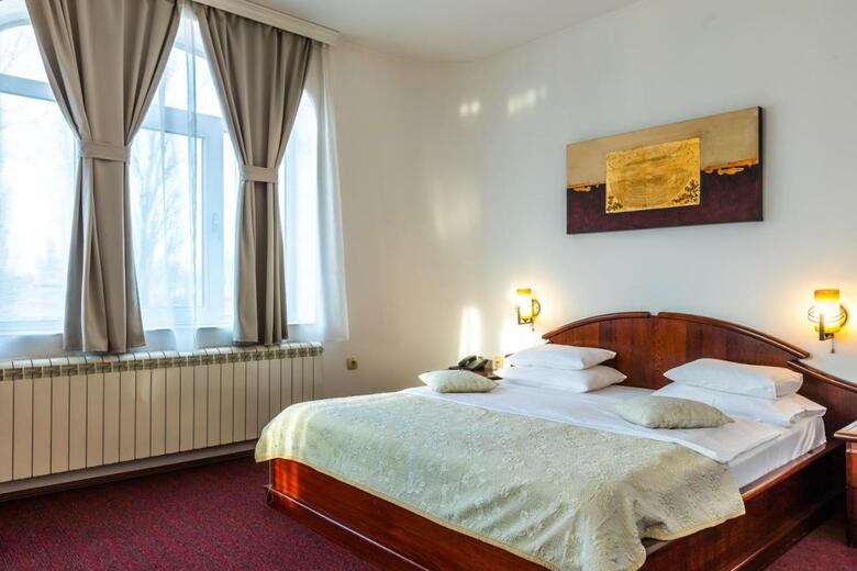 Hotel Royal Crown Garni