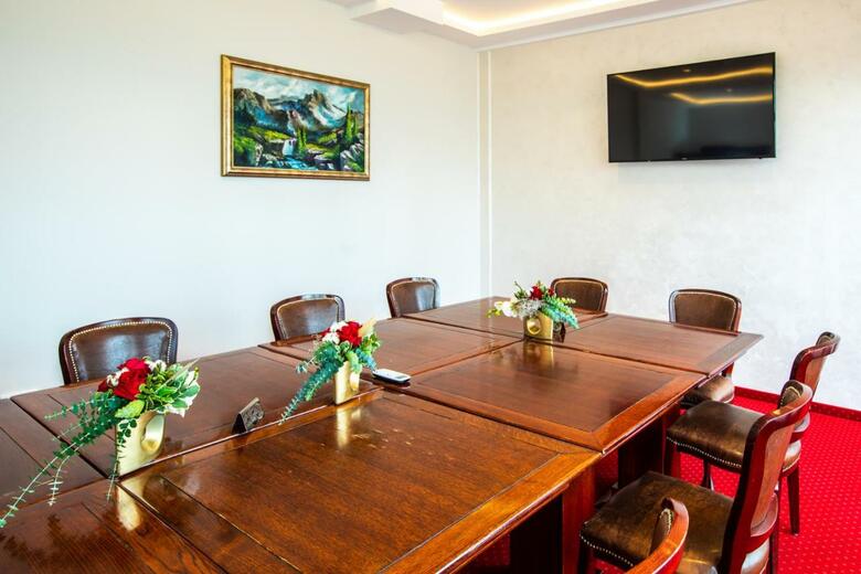 Hotel Royal Crown Garni