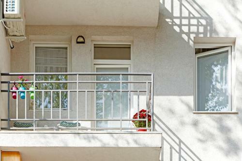 Linden Flower Apartment