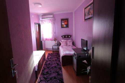 Hostal Villa Atina