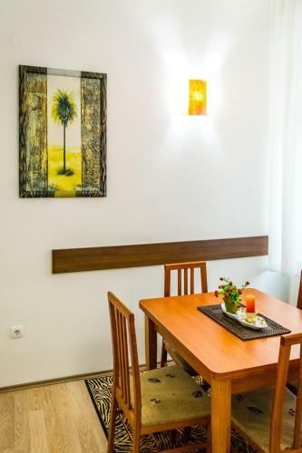 Nikolas Grand Apartments