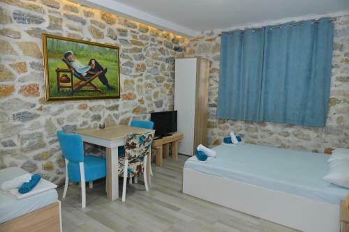 Hostal Rooms Ela Ela