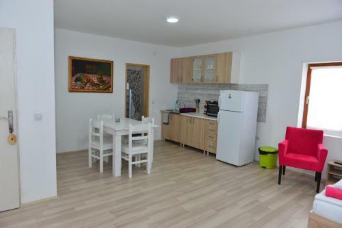 Hostal Rooms Ela Ela