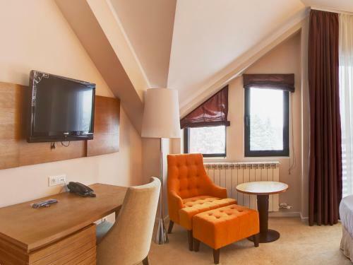 Hotel Mir