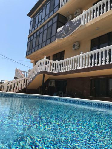 Hostal Guest House Grand House