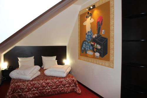 Iris Hotel