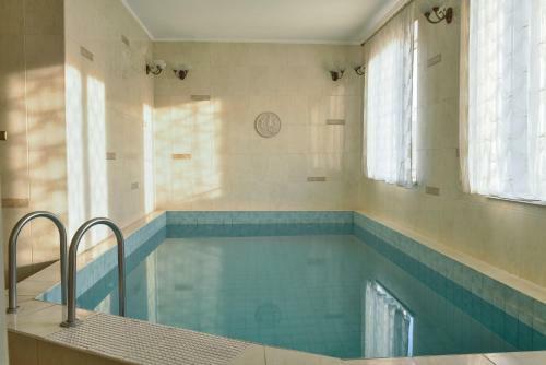 Golden Orchid Hotel