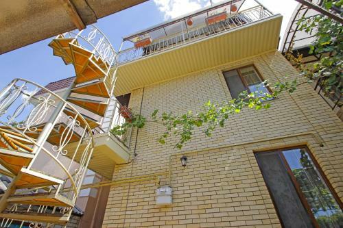 Hostal Guest House On Turgeneva 172a