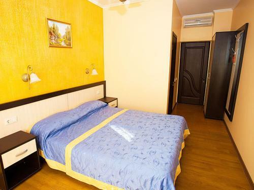 Hostal Yunona Guest House