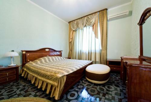 Rs-royal Hotel