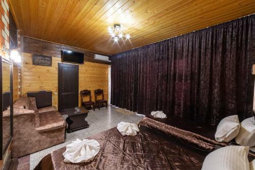Rs-royal Hotel