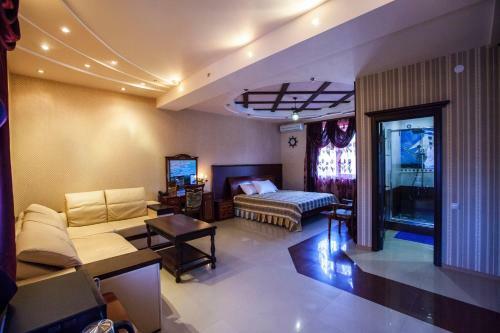 Rs-royal Hotel