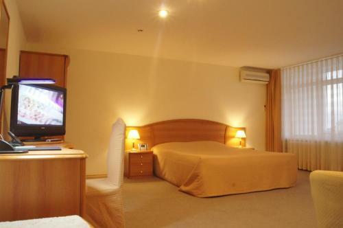 Dis Hotel