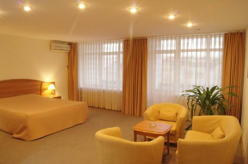 Dis Hotel