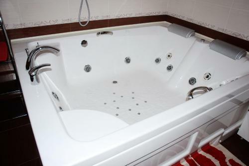 Hotel Gostinitsa Piramida