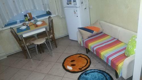 Apartment On Rossiyskaya 2