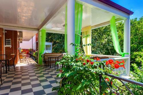Hostal Guest House I And You Plus
