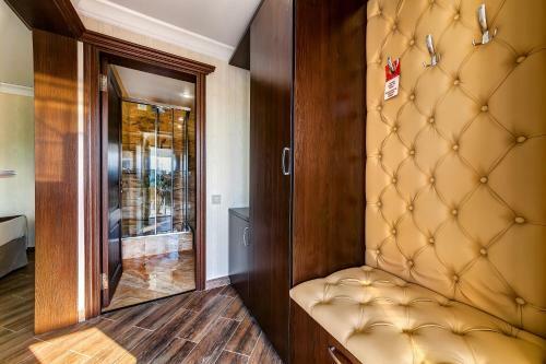 Azaria Hotel