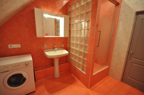 Apartment On Mayachnaya 35/7
