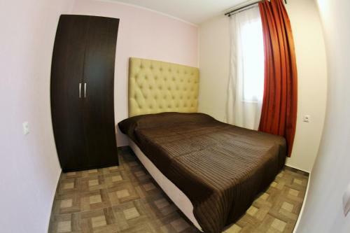 Hostal Lakoniya Guest House